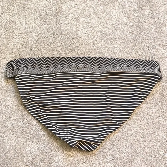 Athleta black and white printed bikini/tankini bottoms size large - Picture 2 of 4